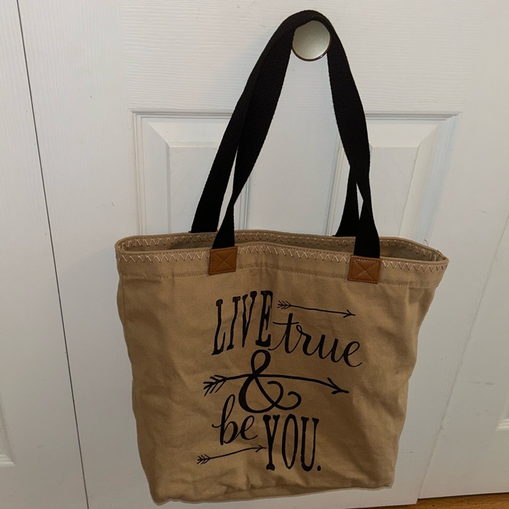 Thirty-one bag. Brown and black. Zipper top closure. Very good condition.